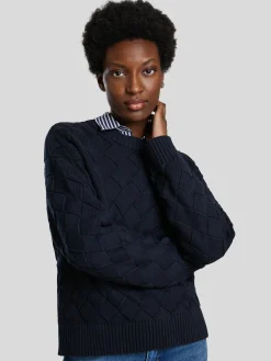 Rundhalspullover mit Webstruktur