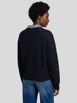 Rundhalspullover mit Webstruktur