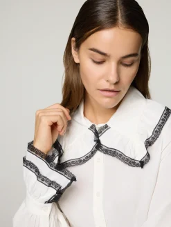 Seidenbluse mit Spitzendetails