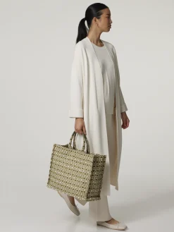 Shopper NEVER WITHOUT