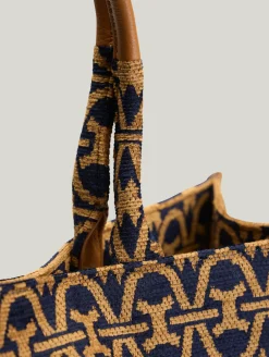 Shopper NEVER WITHOUT