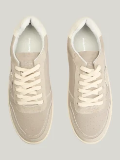 Sneaker aus Material-Mix