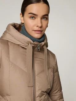 Steppmantel mit Kapuze