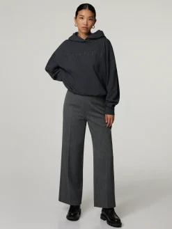 Stoffhose mit weitem Bein