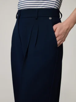 Stoffhose mit weitem Bein