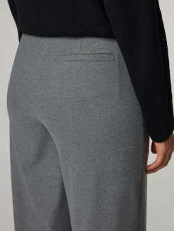 Stoffhose mit weitem Bein