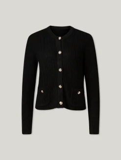 Strickjacke im Grobstrick