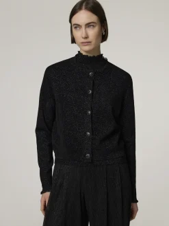 Strickjacke mit Rüschen