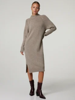 Strickkleid mit Stehkragen