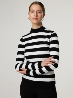 Strickpullover mit Streifen