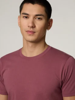 T-Shirt im Custom Fit