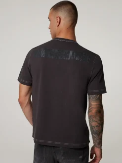 T-Shirt im Slim Fit ADJUST