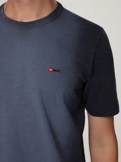 T-Shirt im Slim Fit ADJUST