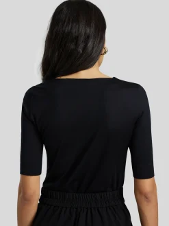 T-Shirt mit quadratischem Ausschnitt