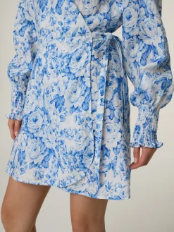 Wickelkleid aus Leinen